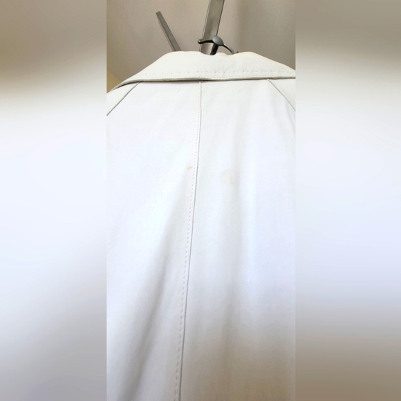 ELIE TAHARI WHITE LEATHER COAT - Picture 7 of 16